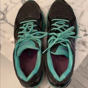 ASICS tennis shoes size 10